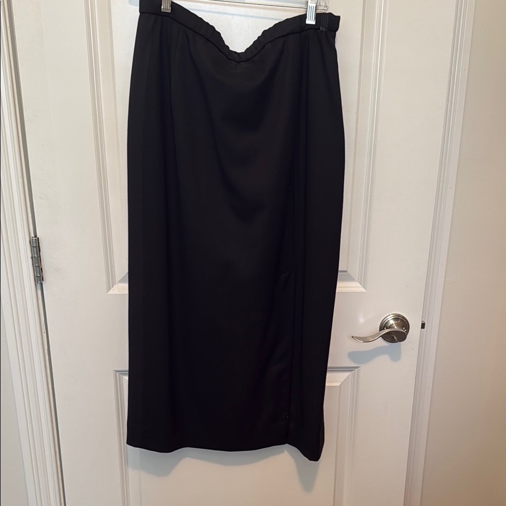 Elegant Black Women's Skirt